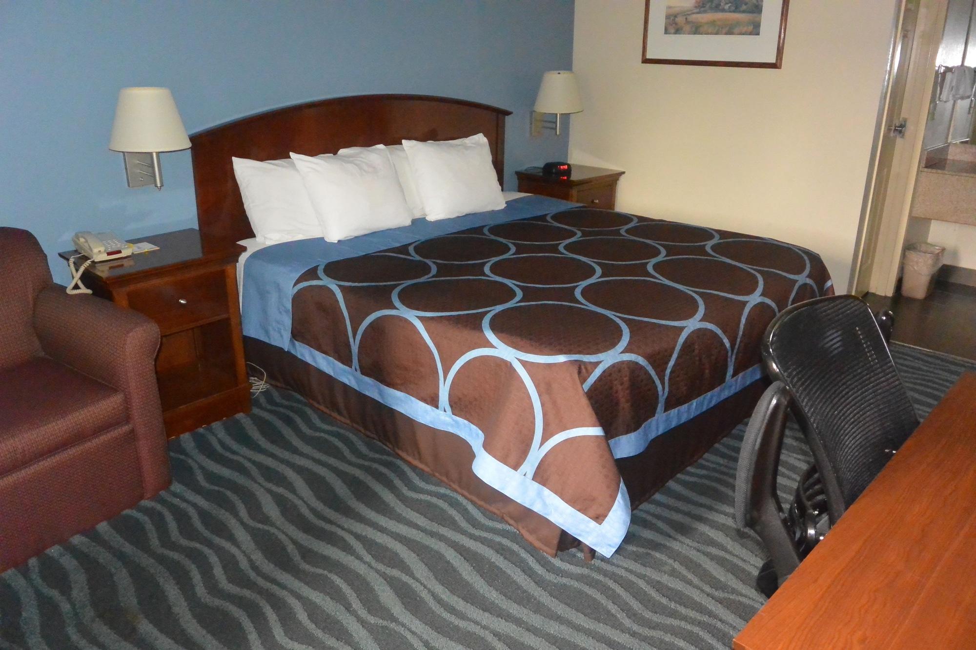 Days By Wyndham North Exit 4 Motel 2*