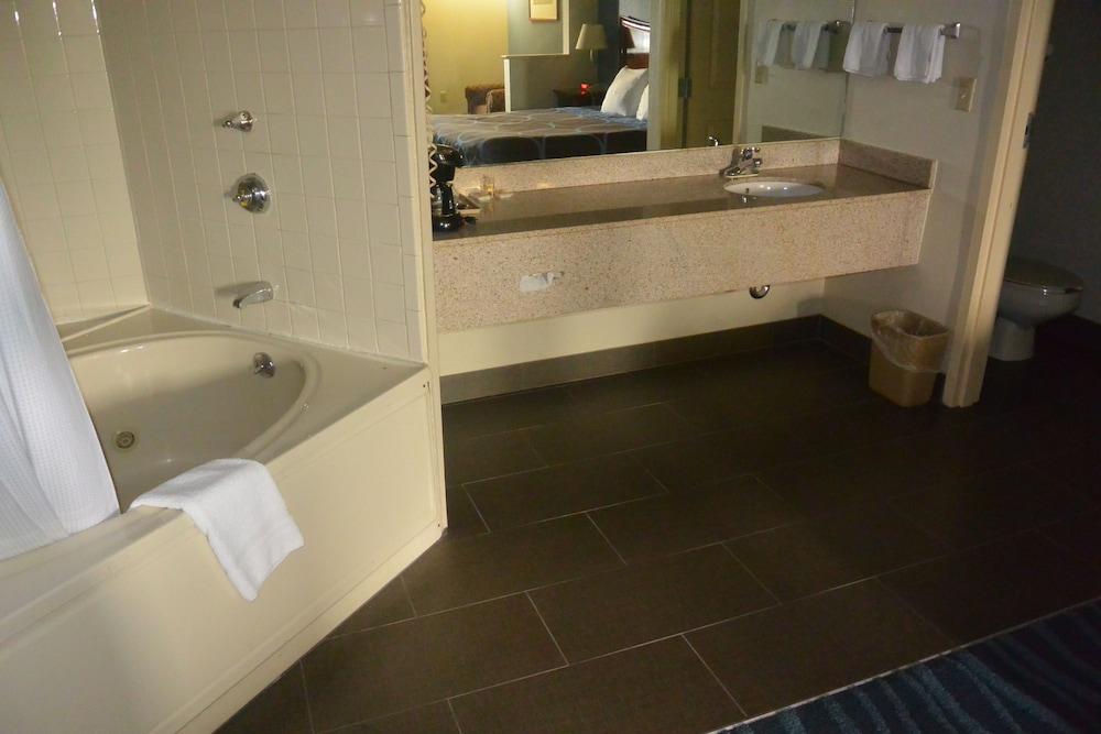Days By Wyndham North Exit 4 Motel Clarksville