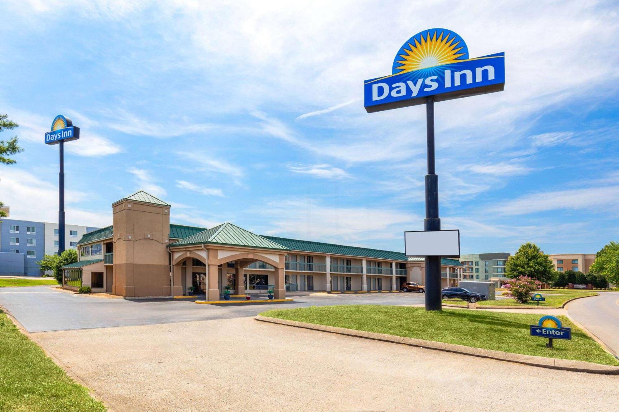 Days By Wyndham North Exit 4 Motel 2*