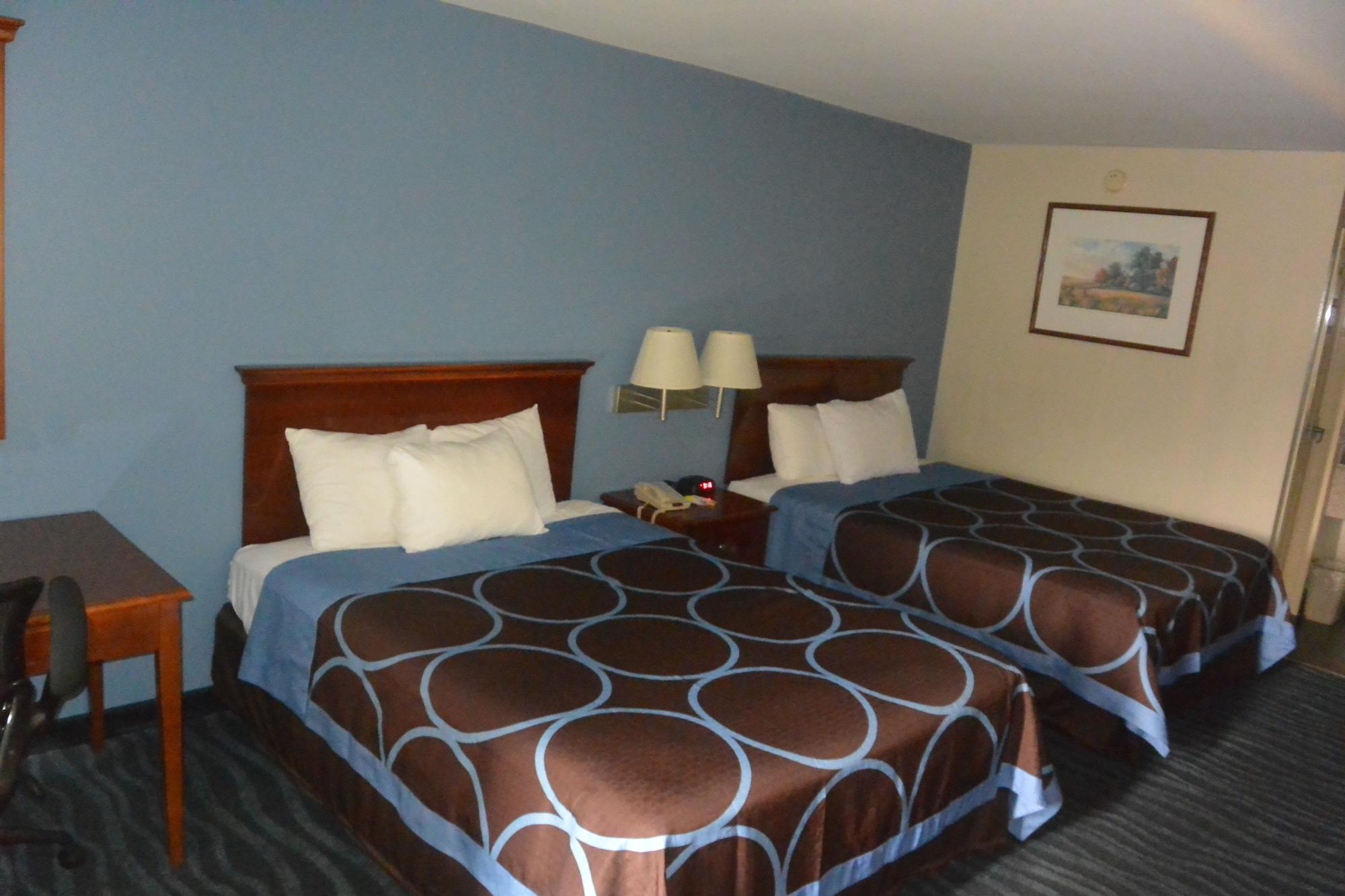 Days By Wyndham North Exit 4 Motel Clarksville