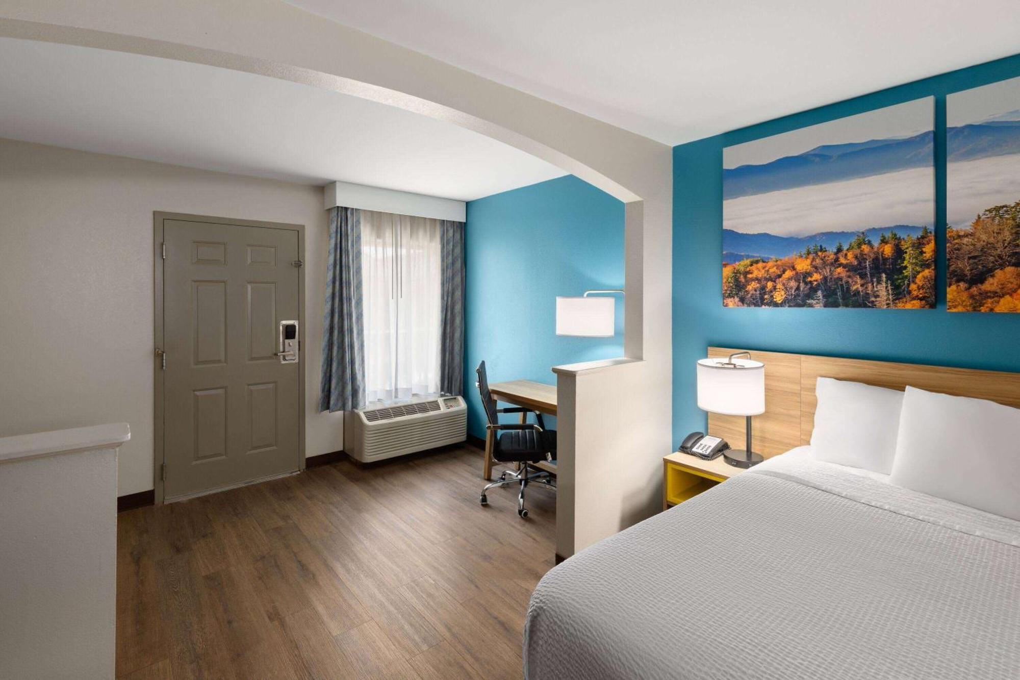 Days By Wyndham North Exit 4 Motel Clarksville