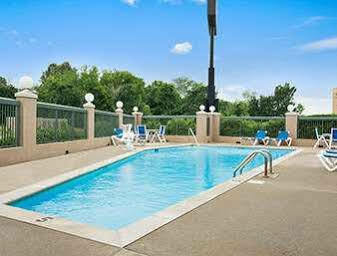 Days By Wyndham North Exit 4 Motel 2*